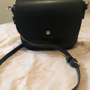 ⭕️No brand black crossbody purse⭕️